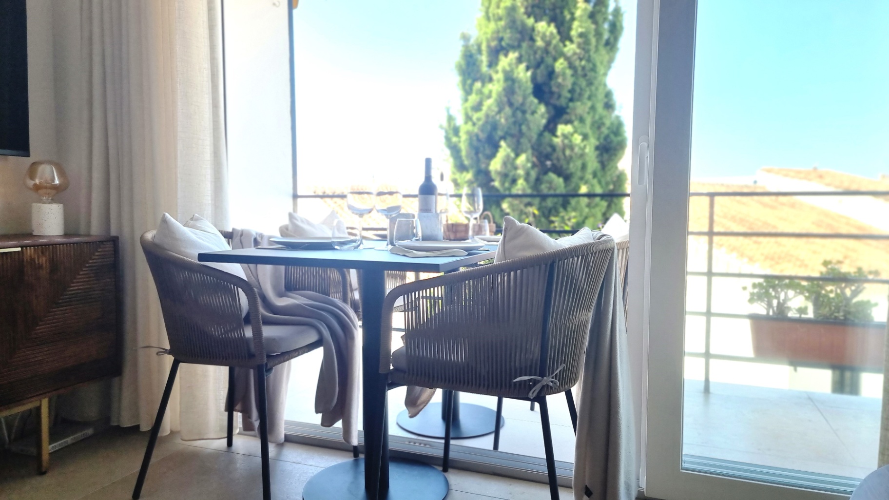 Mysig renoverad lgh i bästa läge, Parador i Nerja, nära till allt!