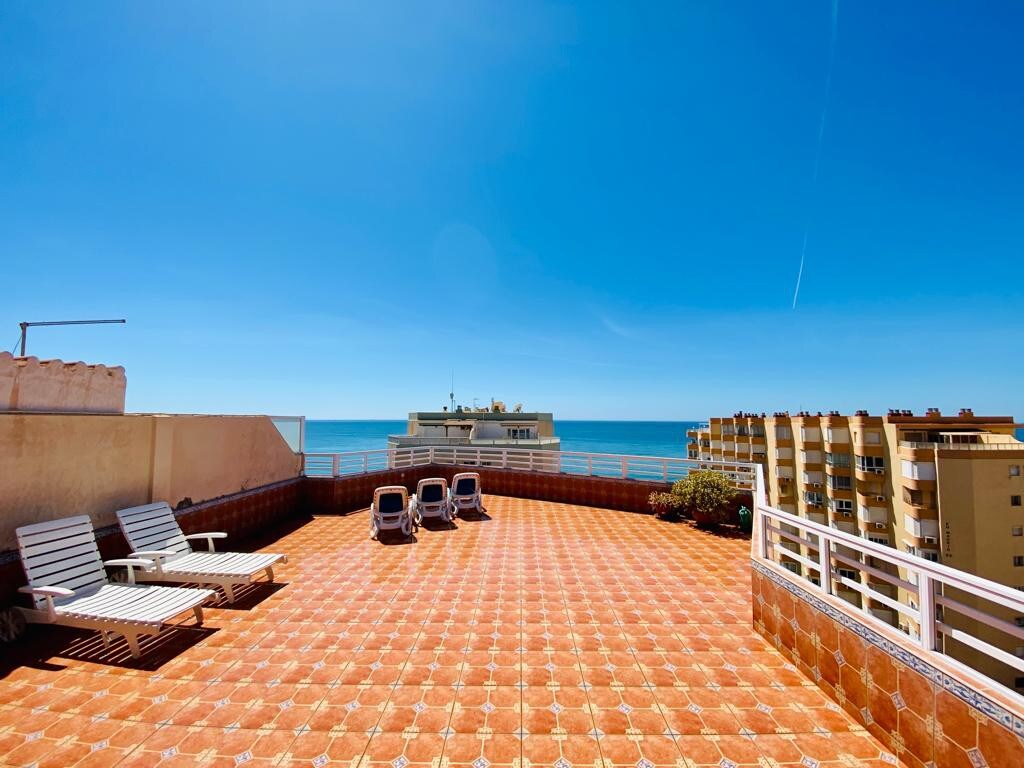 SHR019 Large Penthouse next to the beach