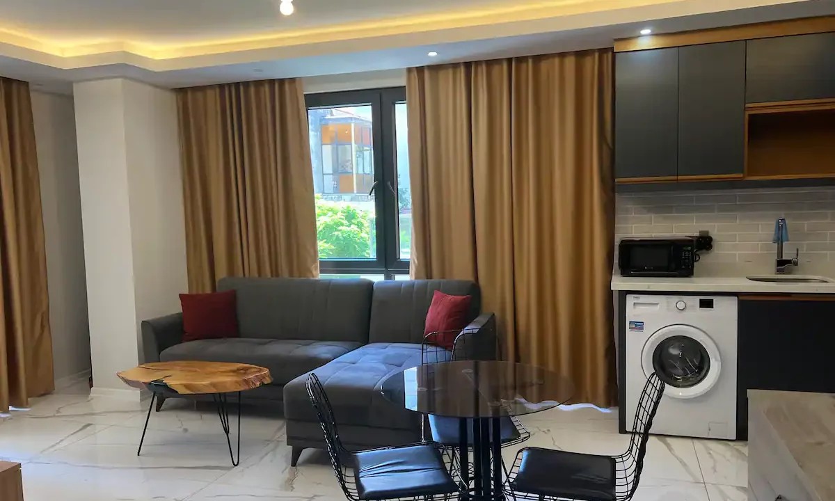 Retro 3 Fresh Apartment at Cleopatra