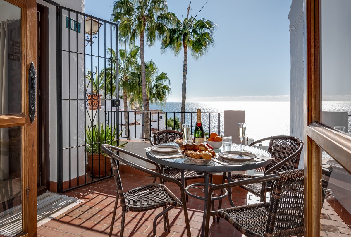 SHR004 Smile Beach House. Incredible views.